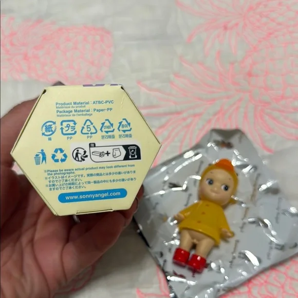 REVERSED - Sonny Angel - I Love Rainy Day Series Duck @awmaddy - Picture 6 of 7